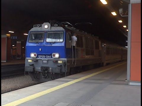 Odjazd pociągu IC 3700 Ślązak ze stacji Kraków Główny