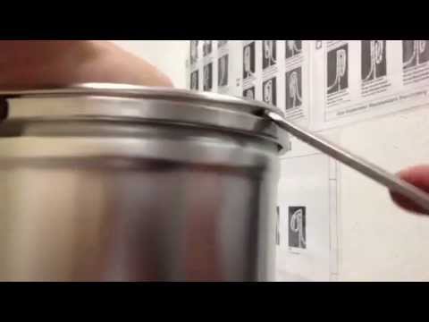 Händisches Verschließen und Öffnen von SiCan+ Eimern