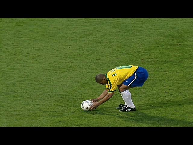 ICONIC MOMENTS in Football History SDDEFAULT Thumbnail