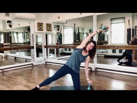 10 Minute Abs Blast with Barreworks' Vicki Anstey