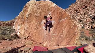 Video thumbnail of Sorange, V3. Red Rocks