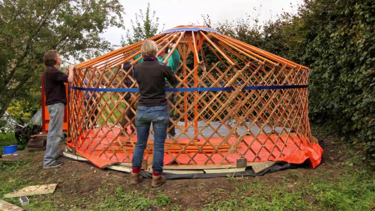 Setting up a yurt - including platform construction (Timelapse)