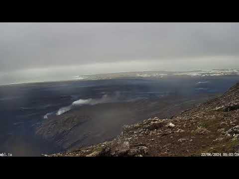 Iceland volcano eruption - seen LIVE Grindavík, varnargarðar