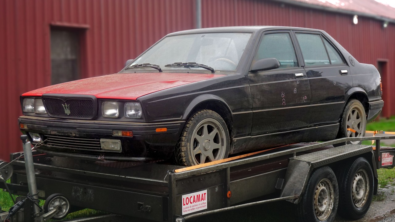Restoring one of the fastest 80's sedan : a barn find MASERATI - timelapse
