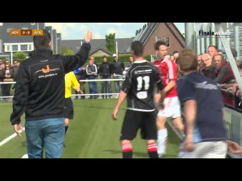 Supporter geeft speler Advendo '57 klap