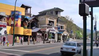 preview picture of video 'Gatlinburg Tennessee Downtown Tour Summer 2008'