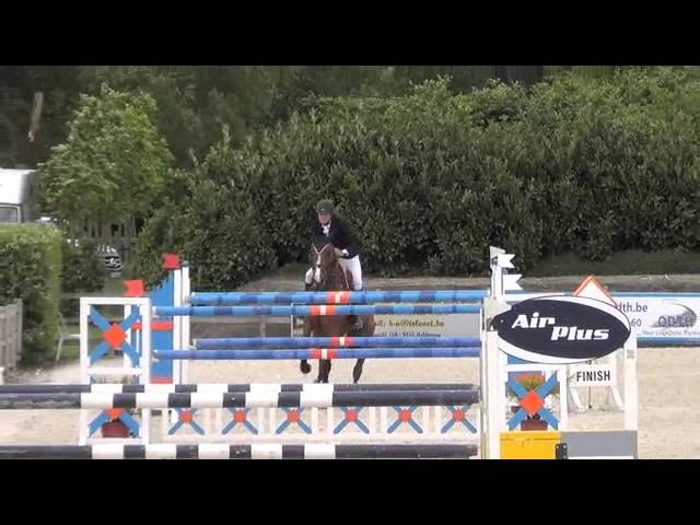 Great-Grandmother of this frozen embryo is the CSI 1.60m Grand Prix mare Dayntona de Muze with rider Jody Bosteels.