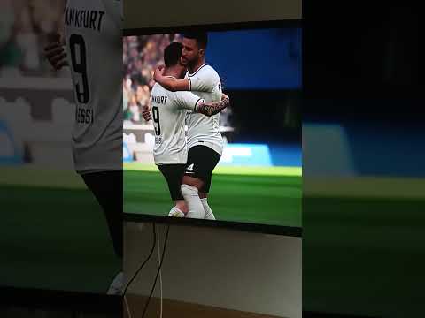 was für ein Freistoß Tor von Lionel Messi am 7 Spieltag gegen Hertha BSC Berlin