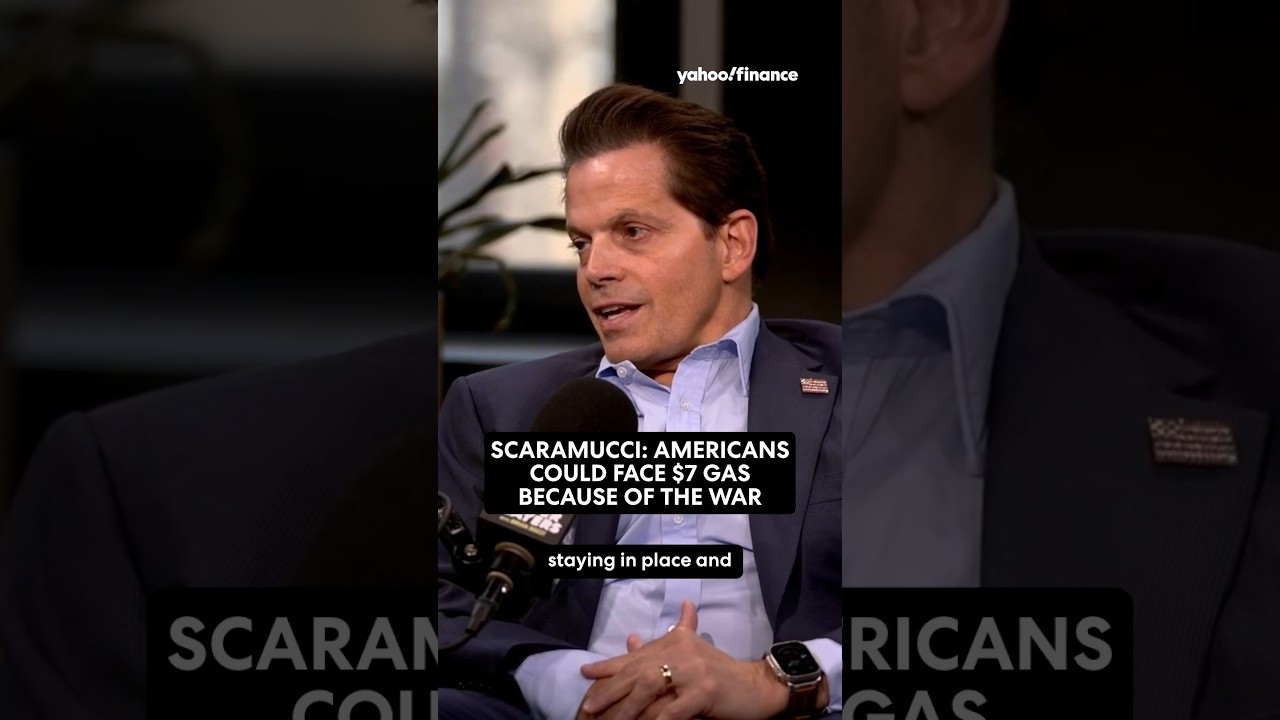 Scaramucci warns the war could push gas to $7 for Americans. ⛽️
