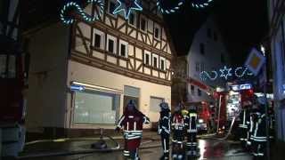 preview picture of video 'Frau stirbt bei Brand in Altstadt von Naumburg'