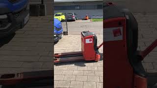 Linde T16 electric pallet truck for sale - Image 4 | Forkliftonline Linde T16 electric pallet truck | Image 4 - Forkliftonline