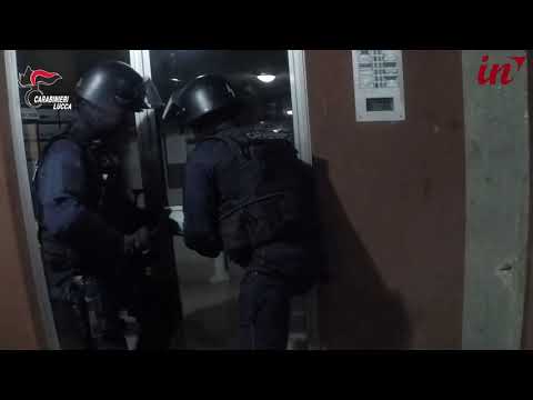 Traffico di droga dai clan di Napoli a Lucca: 4 in manette in flagrante