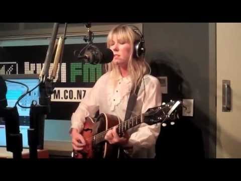 Miriam Clancy performs 'The Best' on The Lounge - Kiwi FM