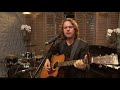 Jann Klose performs 'Never Fall'