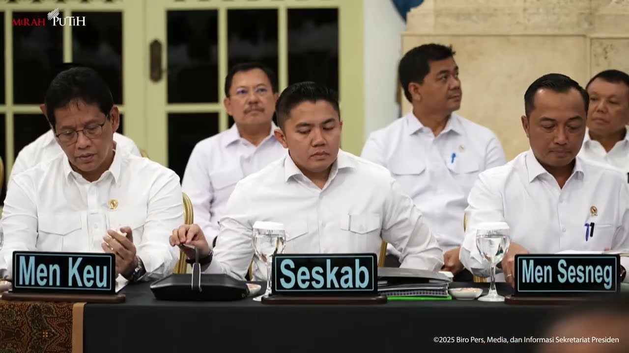 LIVE: Arahan Presiden Prabowo pada Sidang Kabinet Paripurna, Istana Negara, 15 Desember 2025