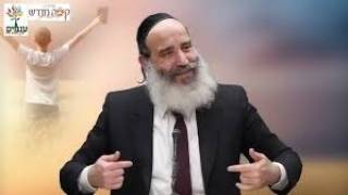 הרב יצחק פנגר | לקראת תקיפה באיראן | שידור חי (ארגון ענפים) - התמונה מוצגת ישירות מתוך אתר האינטרנט יוטיוב. זכויות היוצרים בתמונה שייכות ליוצרה. קישור קרדיט למקור התוכן נמצא בתוך דף הסרטון