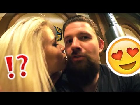 MELINA KÜSST EINEN MANN!!