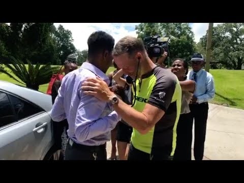 Usa, attraversa il Paese in bici per riascoltare battere il cuore della figlia morta