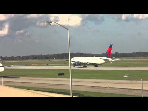 Delta Airlines: 767-300 | Departure | Detroit Metro Airport | Runway 3L