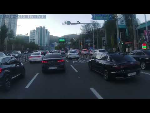 Jeonpo dong escrito Haeundae Ida e Volta -Busan-Coreia do Sul 18/11/2023 NORM0023