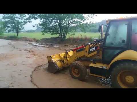 Drumul Bacău - Moinești, blocat de aluviuni 2