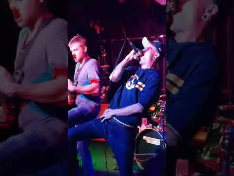 Ethylosex feat Loïc  - Chafouin -  live@BlueDevils