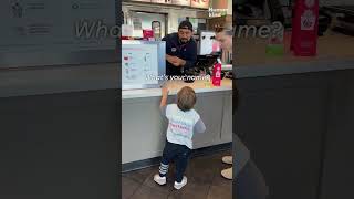 Download lagu Chick-fil-A cashier makes boy’s day by using ASL to connect mp3
