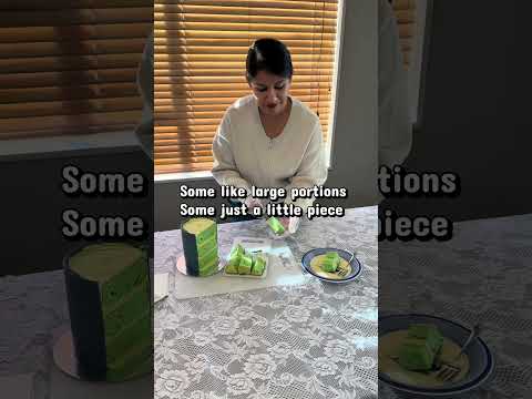 Cake cutting guide video preview thumbnail by Criollo Designer Cakes