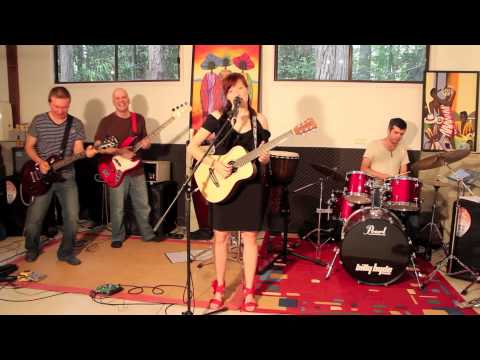 Innessa - I Wanna Touch You (original live with band)