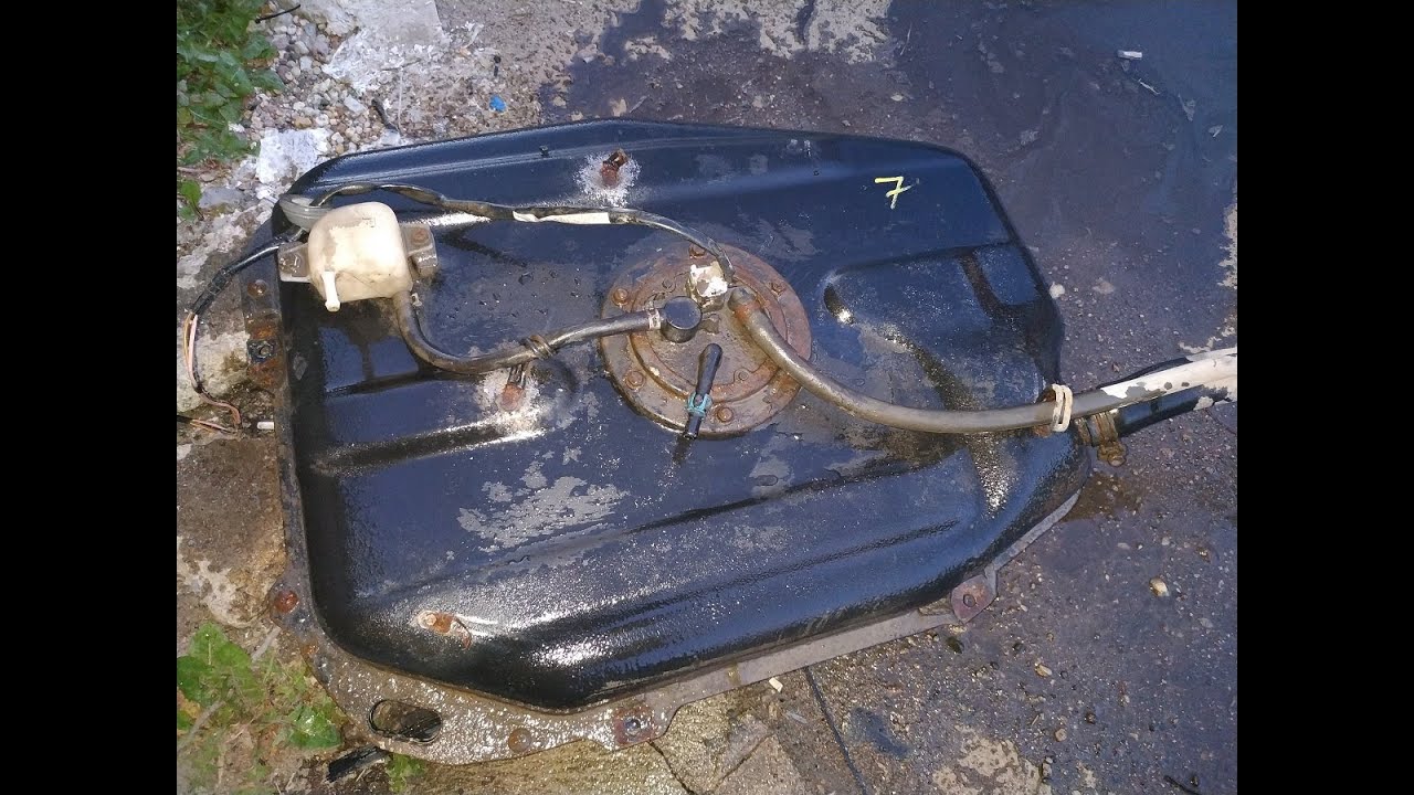 Just a quick one on how to get to the fuel pump on Suzuki Wagon R+