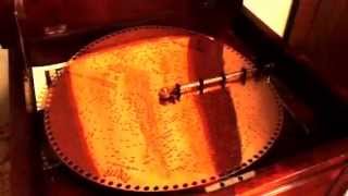 The First Noel - Regina Music Box