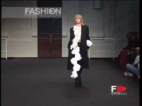 "GFF" Autumn Winter 2001 2002 Milano 1 of 3 pret a porter by FashionChannel.mov