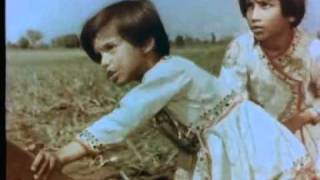 Duniya mein hum aayen hain to jeena hi - YouTube