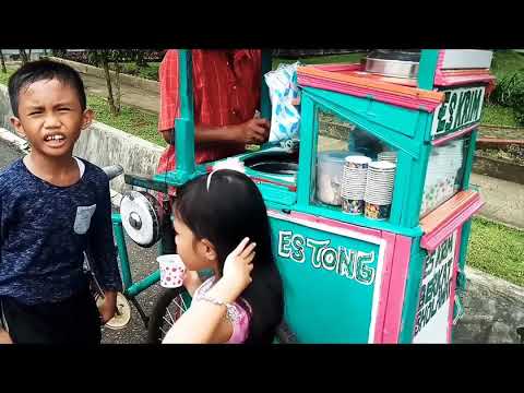 ICE CREAM SONG (LAGU ES KRIM) Nursery Rhymes 🐝 BERMAIN DAN MAKAN ES KRIM BERSAMA-SAMA