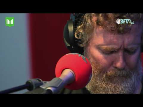 Glen Hansard - 'Famous Blue Raincoat' | MetMichiel | 3FM