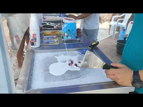 Thai Hand Rolled in Albena. Тайские роллы из мороженого, сделаны вручную в аквапарке Bulgaria