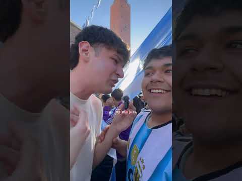 🇦🇷 La Plaza 25 de Mayo fue un verdadero descontrol tras el triunfo de Argentina.🎉