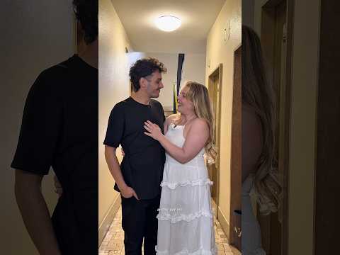 Quando suona alla porta la coppia che si sposa 💍