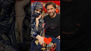 Shahid Afridi with his Wife nadia afridi#wife Shahid Afridi Wife and daughters#shahidafridi #shorts