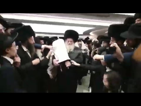 Rav Shaul Alter at hakafos shniyos Simchos Torah 5783