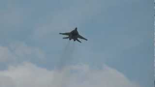 preview picture of video 'Rehearsal Slovak Air Force MiG-29AS @ Florennes Air Show Arrivals Spottersday 22-06-2012'