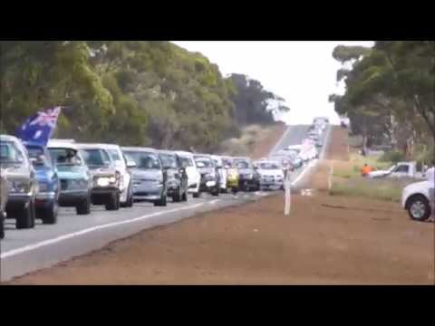 Holden World Record Rally atempt, long line of cars