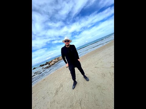 Mihalis & Ellas - Privește-mă (Κοίτα με στα μάτια)