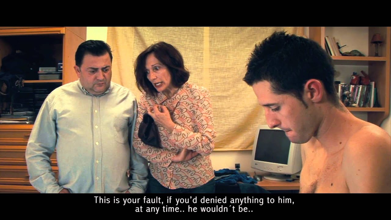 Corto "A cuestas con mis padres" (Nowhere without my parents)