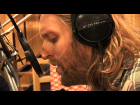 Studio Brussel: Smith & Burrows - As The Snowflakes Fall