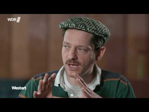 Der Kölner Rapper Kurt Tallert alias "Retrogott" auf den Spuren seines Vaters (2024)