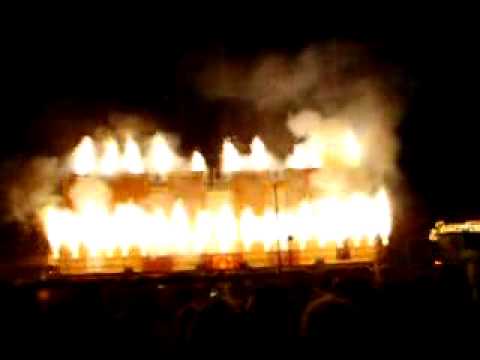 ayuntamiento en llamas