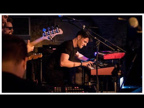 KNIGHTS OF CAESAR - Let Love Walk In (Live)