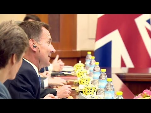 英外相、「妻は日本人で」発言&hellip;&hellip;いいえ中国人です