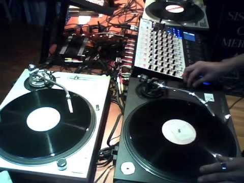 Pinxadita_17 - Tr3s Platos - The Valley Forge - Fit To Fall + Renegade Soundwave - The Phantom +++